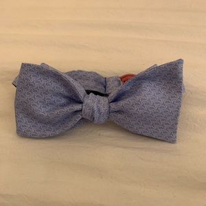 Vineyard Vines Bow tie